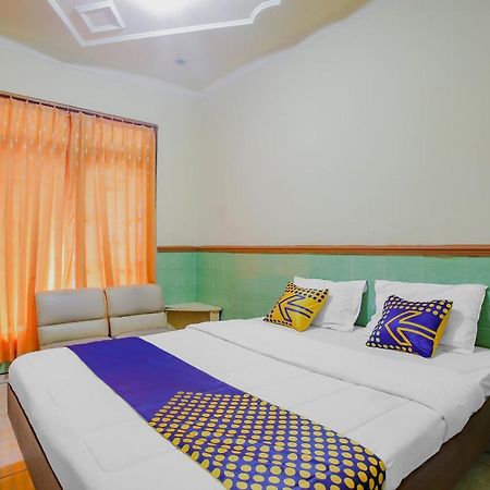 Spot On 90092 Dewi Safitri Hotel Семаранг Екстериор снимка
