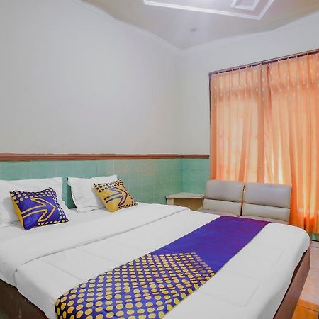 Spot On 90092 Dewi Safitri Hotel Семаранг Екстериор снимка