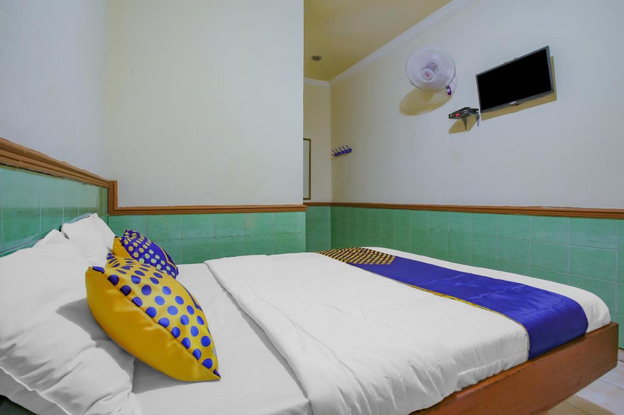 Spot On 90092 Dewi Safitri Hotel Семаранг Екстериор снимка