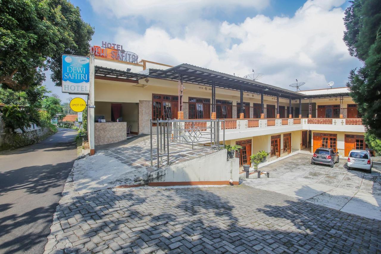 Spot On 90092 Dewi Safitri Hotel Семаранг Екстериор снимка