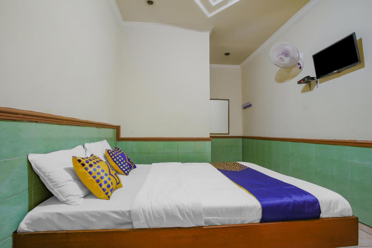 Spot On 90092 Dewi Safitri Hotel Семаранг Екстериор снимка