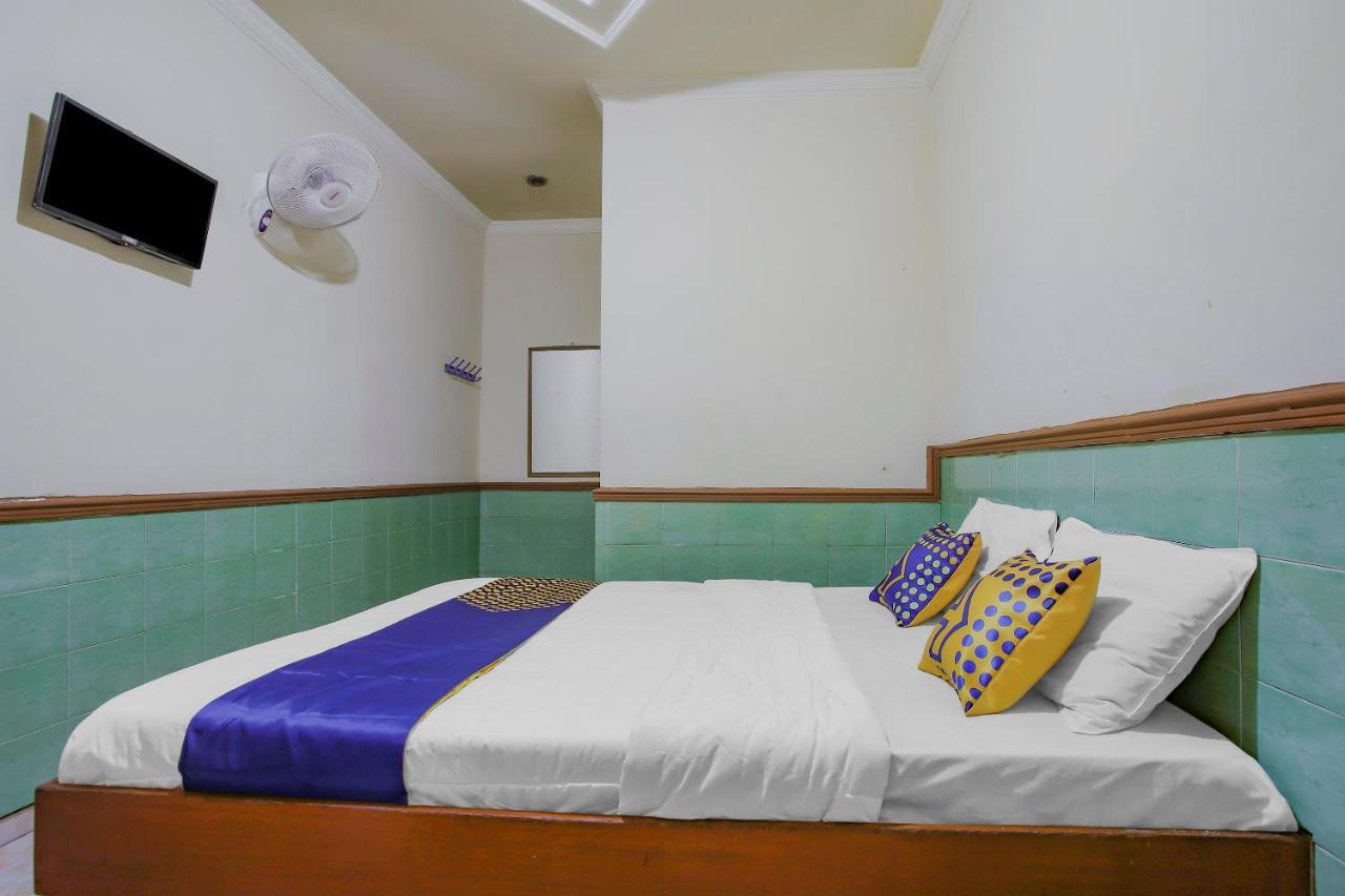 Spot On 90092 Dewi Safitri Hotel Семаранг Екстериор снимка