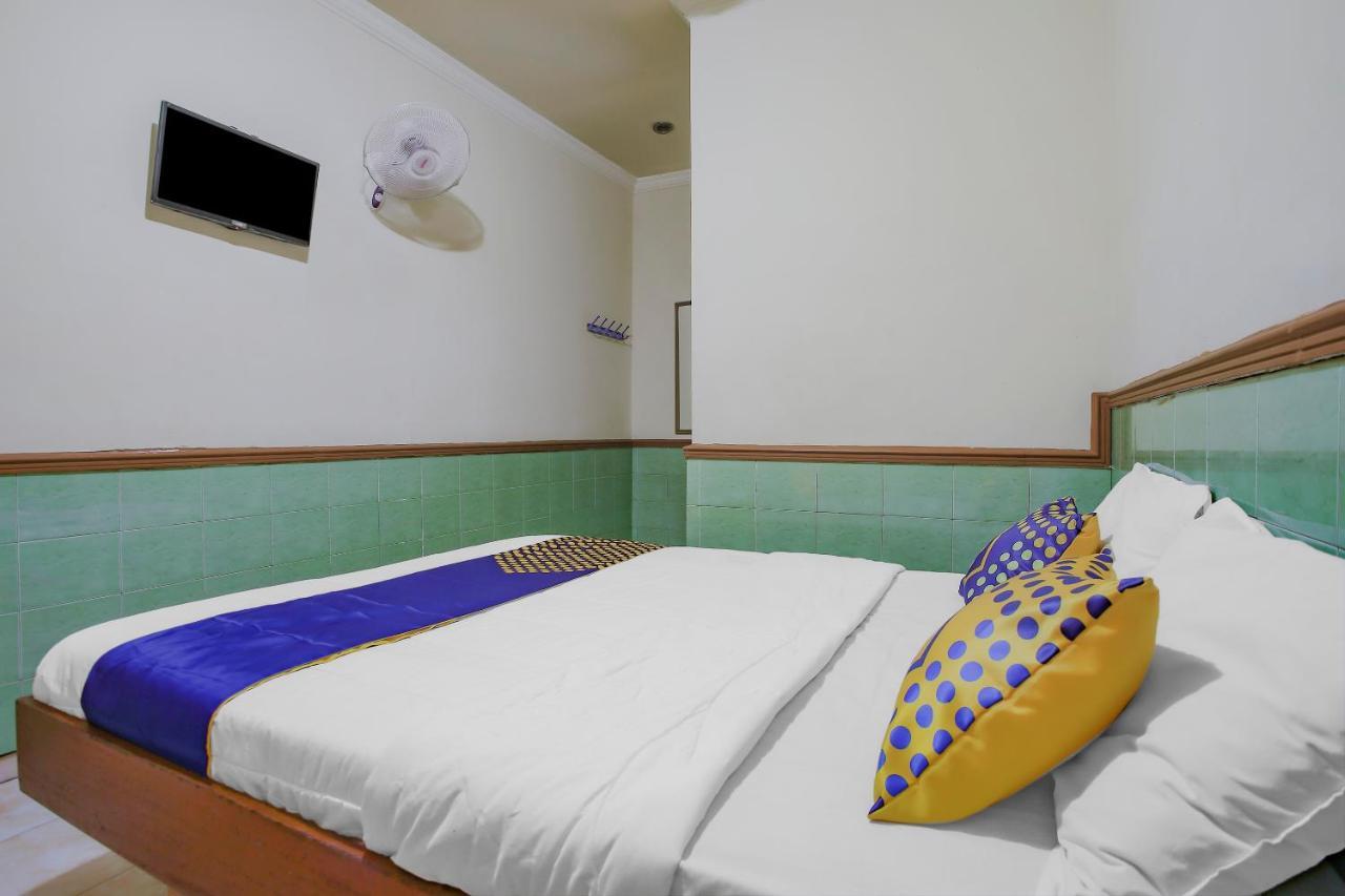 Spot On 90092 Dewi Safitri Hotel Семаранг Екстериор снимка