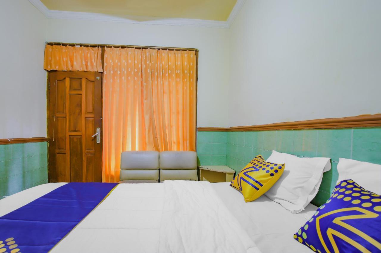 Spot On 90092 Dewi Safitri Hotel Семаранг Екстериор снимка