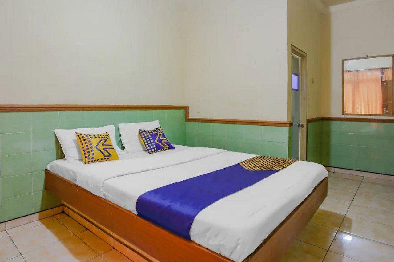 Spot On 90092 Dewi Safitri Hotel Семаранг Екстериор снимка